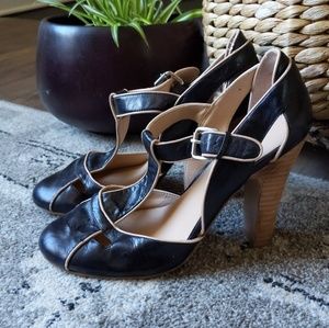 Nine West black/tan heels